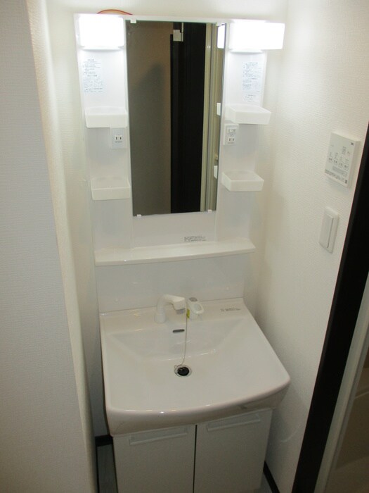 物件内観写真9　(洗面)