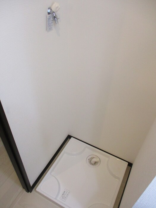 物件内観写真12　(洗濯機置場)
