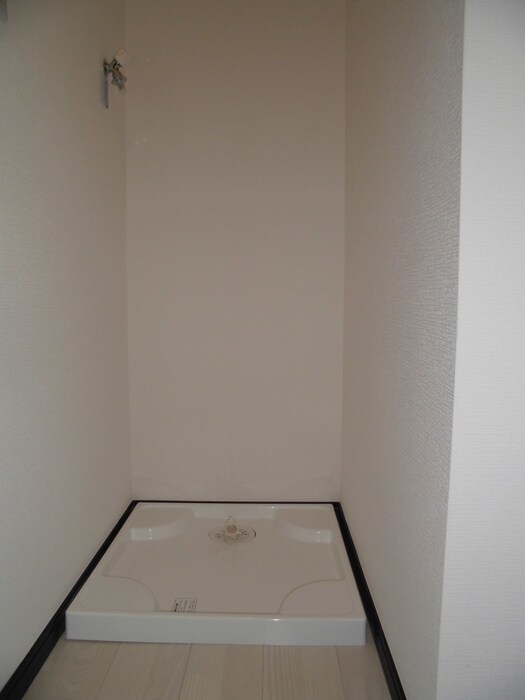 物件内観写真14　(洗濯機置場)