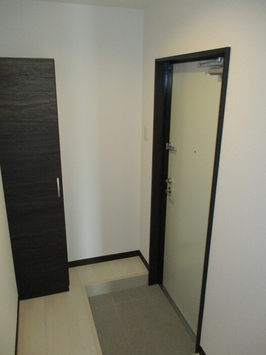 物件内観写真16　(玄関)