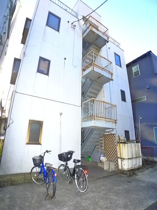 物件外観写真5　(エントランス部分)