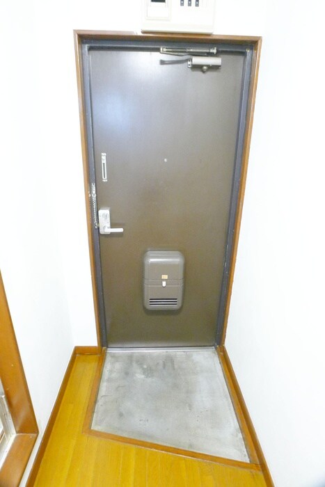 物件内観写真18　(玄関)