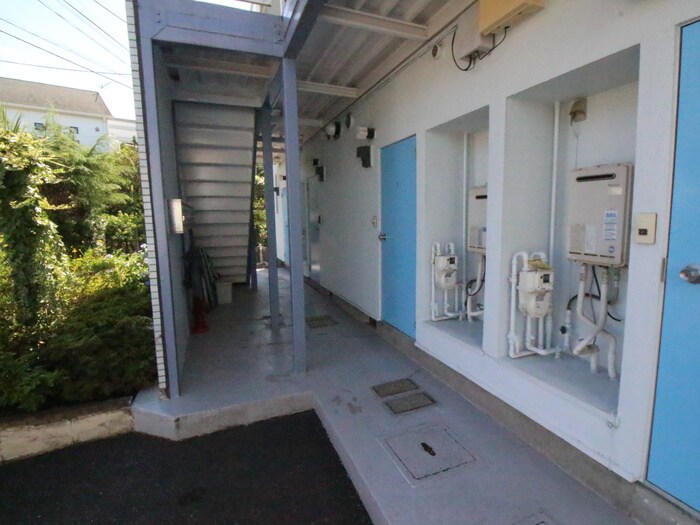 物件外観写真4　(エントランス部分)