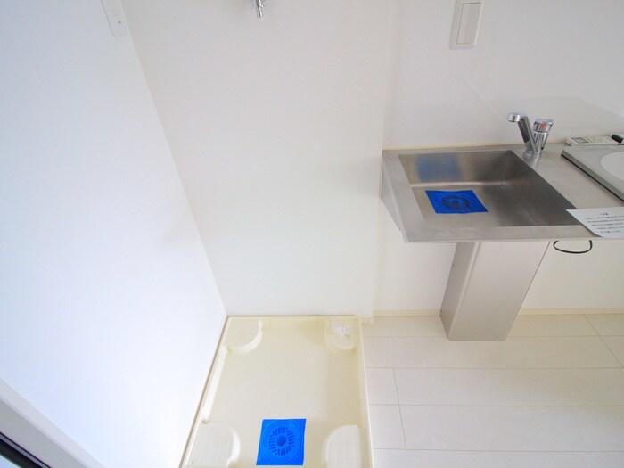 物件内観写真15　(洗濯機置場)