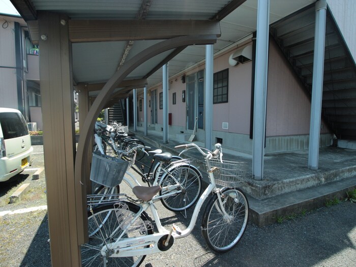 物件外観写真3　(駐輪場)