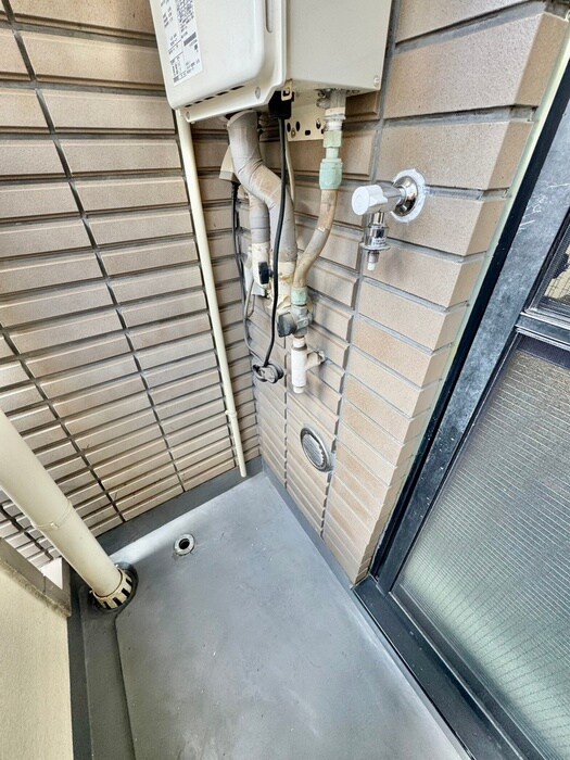 物件内観写真10　(洗濯機置場)