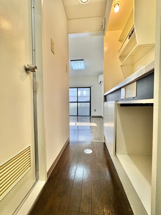 物件内観写真12　(廊下)