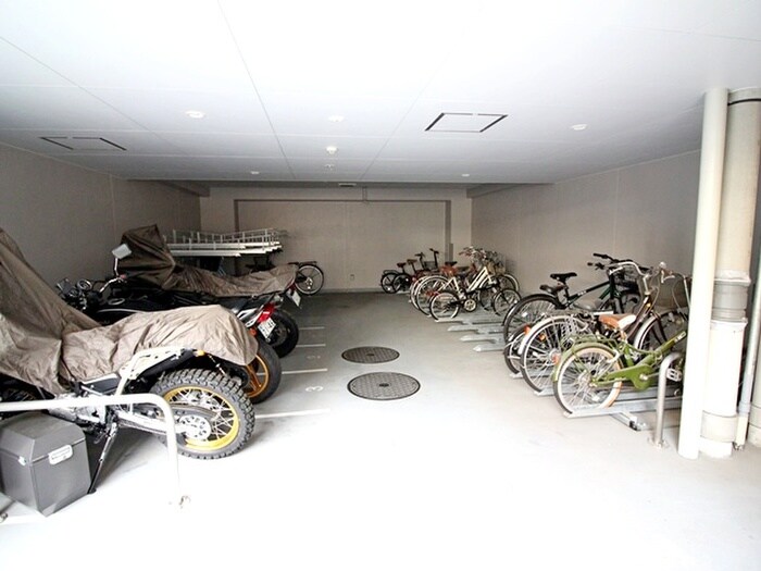 物件外観写真3　(駐輪場)