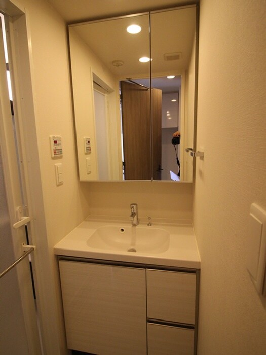 物件内観写真11　(洗面)