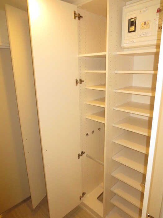 物件内観写真15　(靴箱)