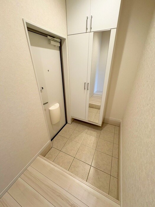 物件内観写真16　(玄関)