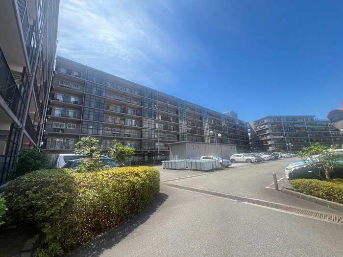 物件外観写真4　(駐車場)