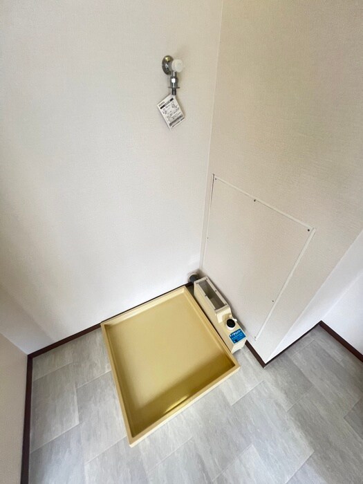 物件内観写真14　(洗濯機置場)