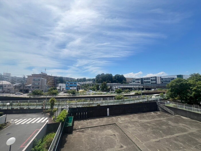 物件内観写真18　(室内からの展望)