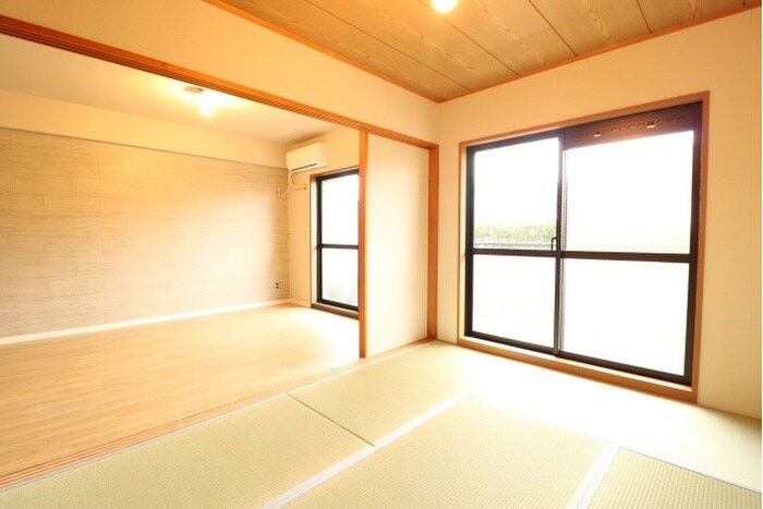 物件内観写真9　(室内からの展望)