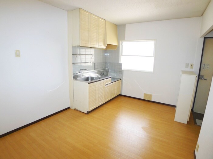 物件内観写真2　(居室)