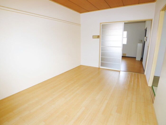 物件内観写真5　(居室)