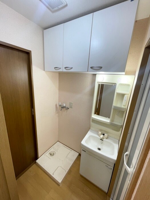 物件内観写真15　(洗濯機置場)