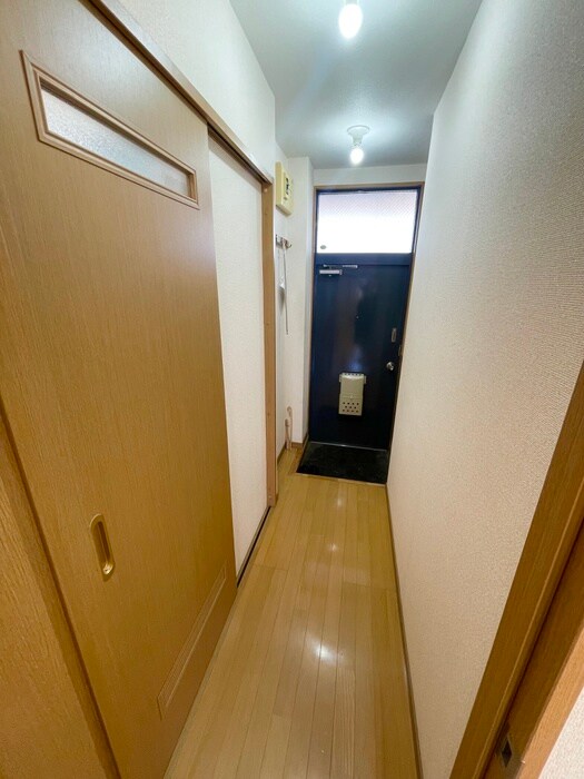 物件内観写真16　(廊下)