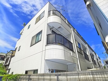 クリスタルマンション外観写真