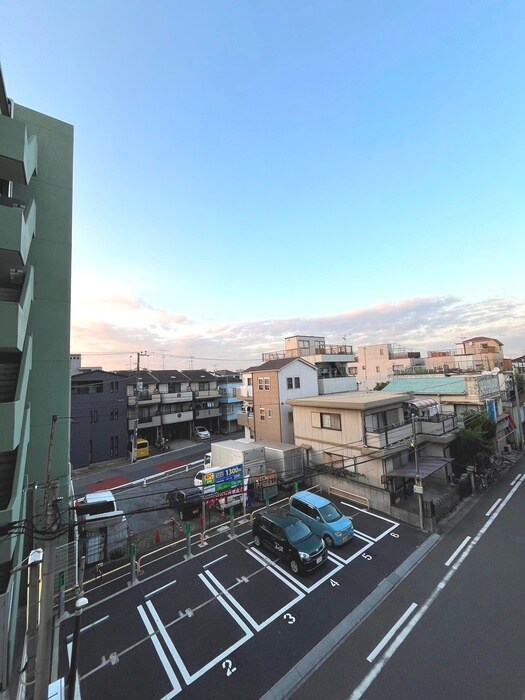 物件内観写真16　(室内からの展望)