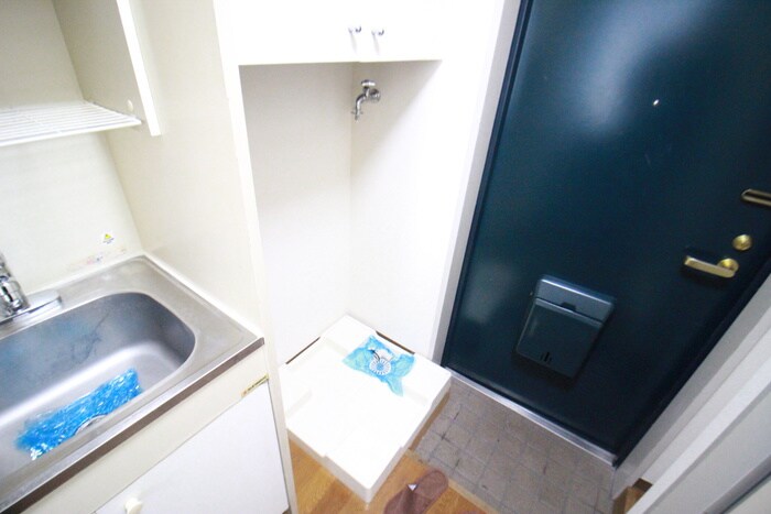 物件内観写真11　(洗濯機置場)