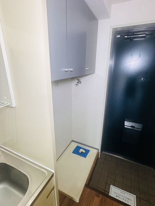 物件内観写真15　(洗濯機置場)