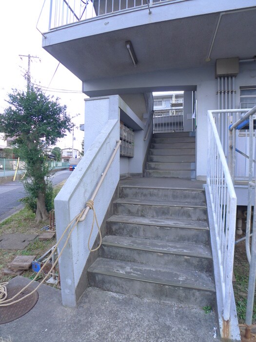 物件外観写真3　(エントランス部分)