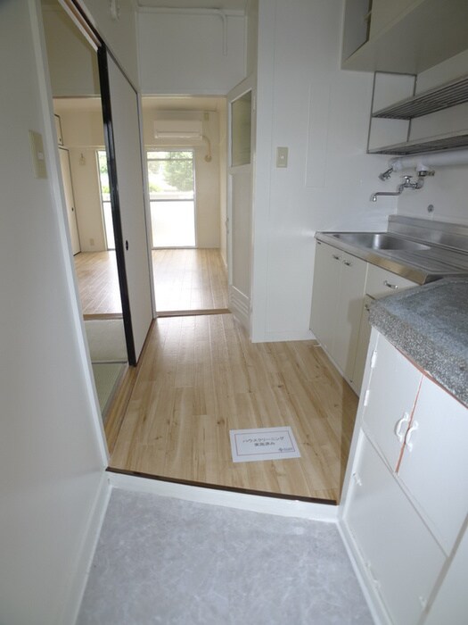 物件内観写真12　(玄関)