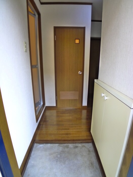 物件内観写真7　(玄関)