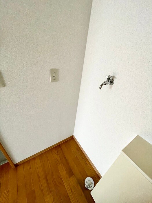 物件内観写真10　(洗濯機置場)