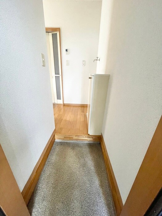 物件内観写真11　(玄関)