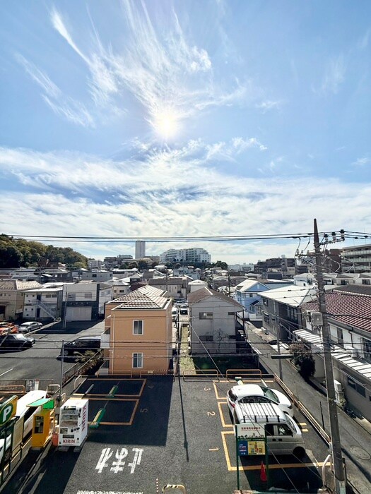 物件内観写真16　(室内からの展望)