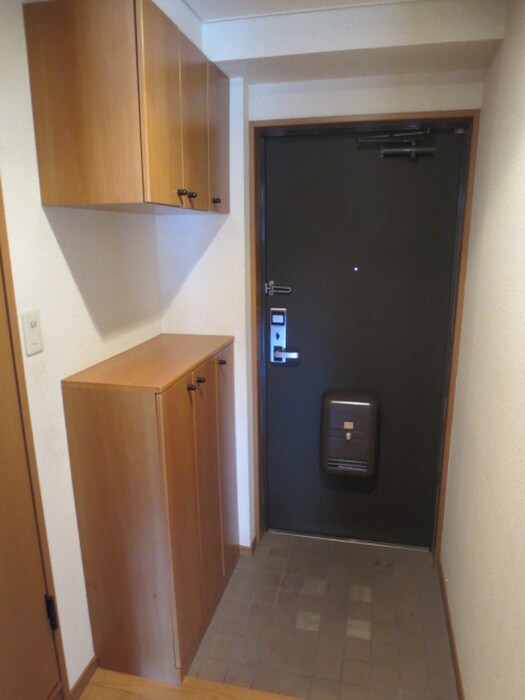 物件内観写真15　(玄関)