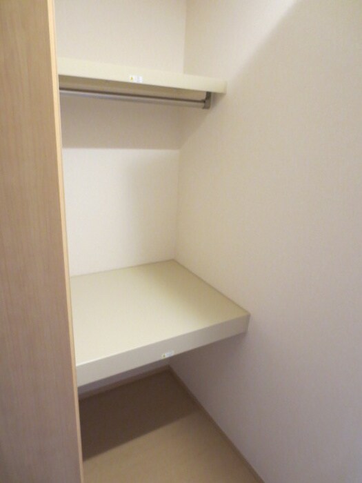 物件内観写真10　(収納)