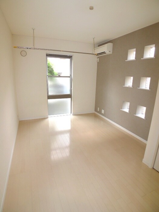 物件内観写真12　(室内からの展望)