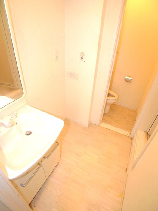 物件内観写真15　(洗濯機置場)