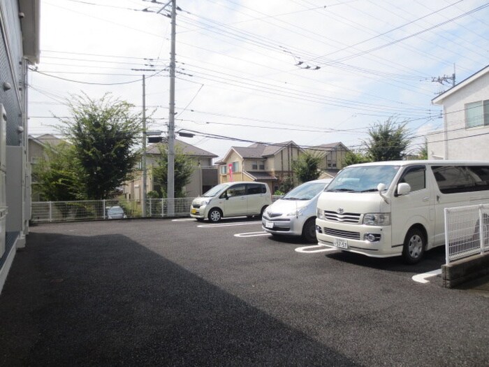 物件外観写真4　(駐車場)