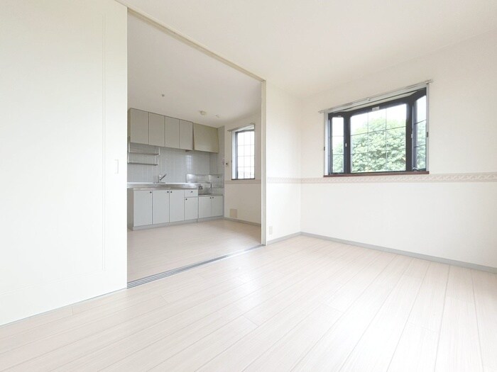 物件内観写真4　(居室)