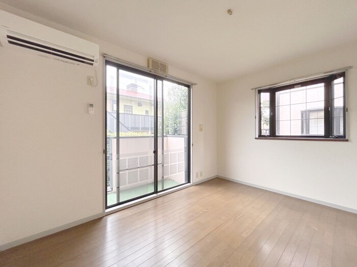 物件内観写真4　(居室)