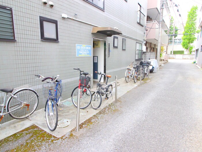 物件外観写真3　(駐輪場)