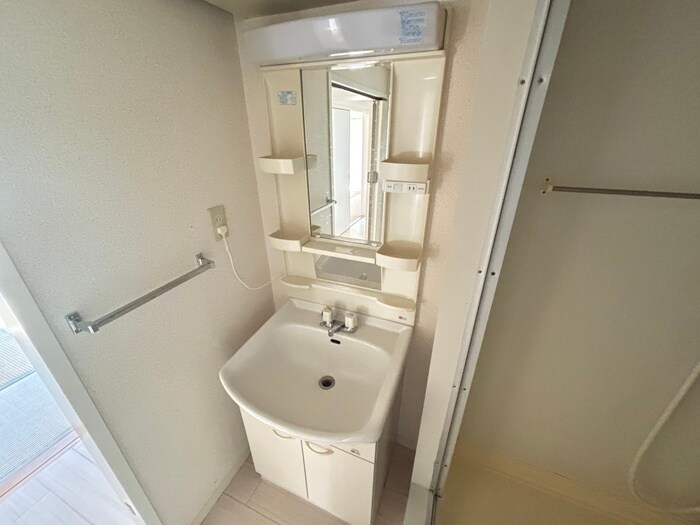 物件内観写真12　(洗面)