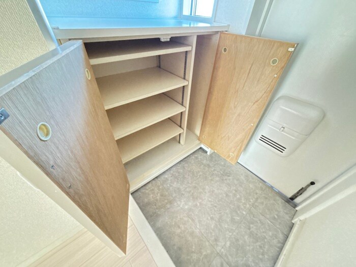 物件内観写真15　(靴箱)