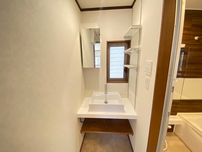 物件内観写真11　(洗面)