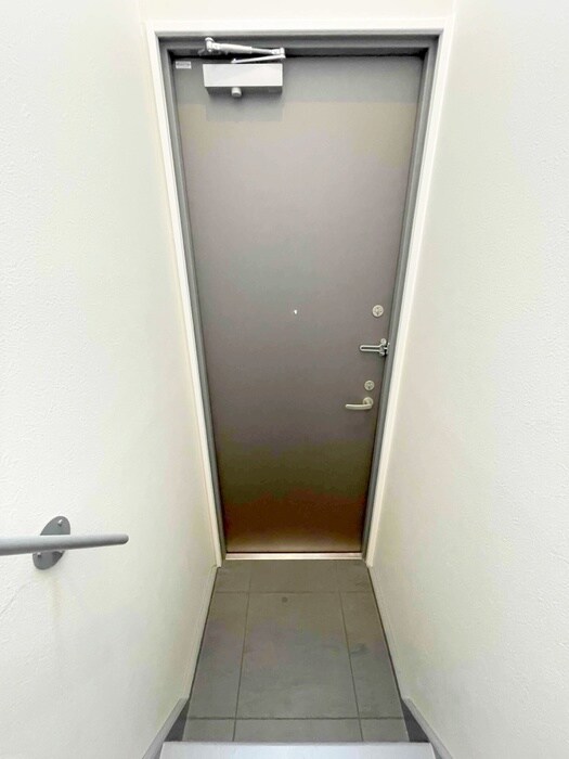 物件内観写真17　(玄関)