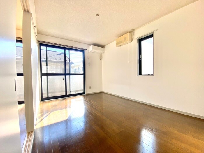 物件内観写真3　(居室)