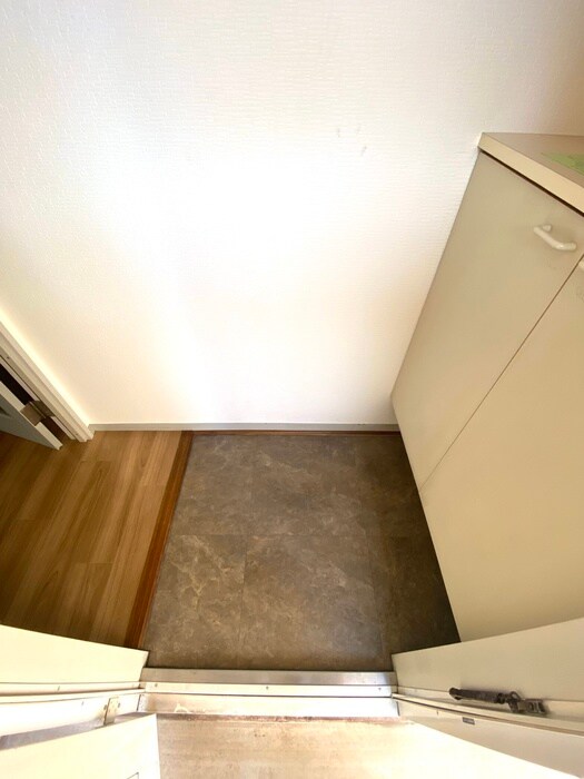 物件内観写真17　(玄関)