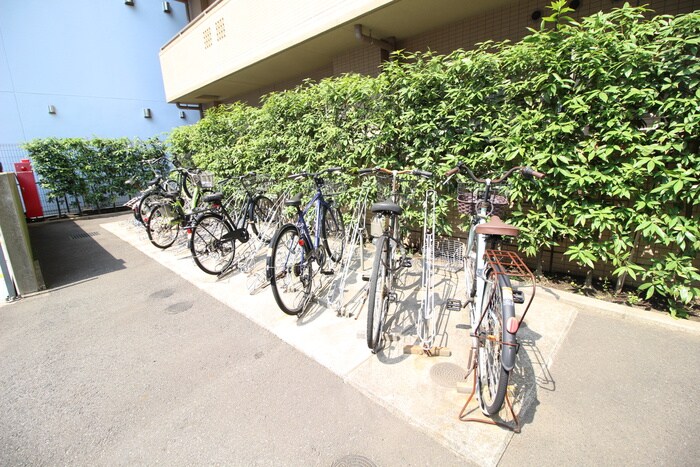 物件外観写真3　(駐輪場)