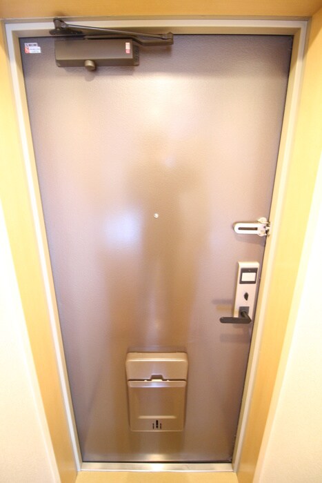 物件内観写真13　(玄関)