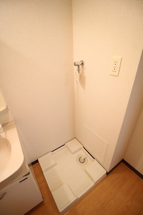 物件内観写真17　(洗濯機置場)